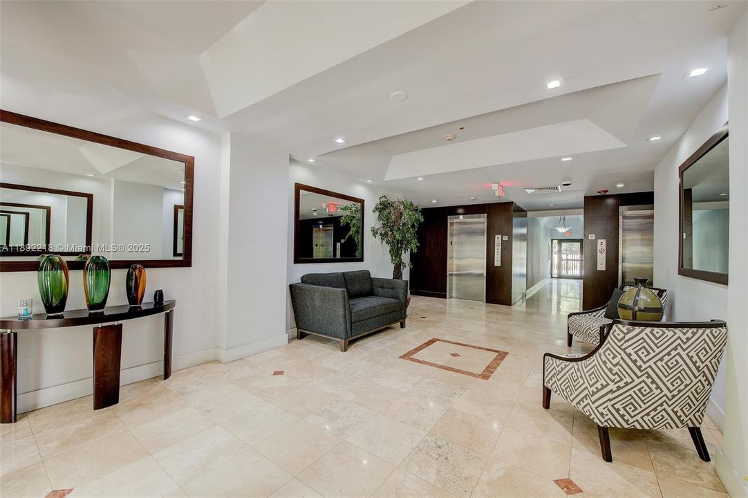 En Venta: $699,000 (2 camas, 1 baños, 660 Pies cuadrados)