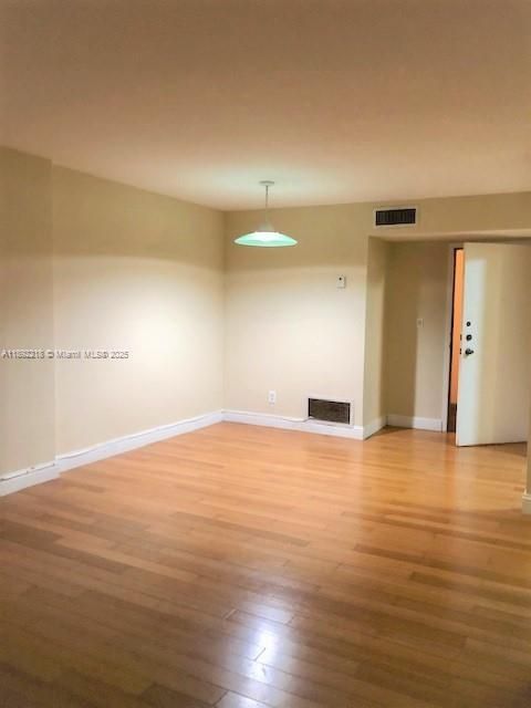 En Venta: $699,000 (2 camas, 1 baños, 660 Pies cuadrados)