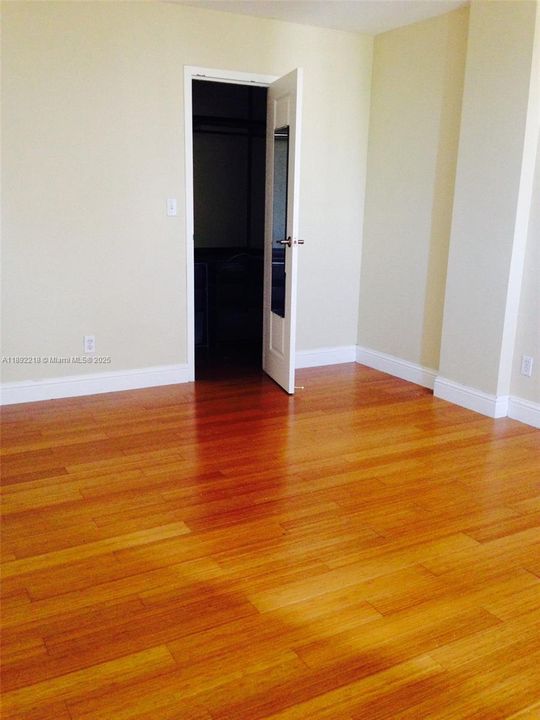 En Venta: $699,000 (2 camas, 1 baños, 660 Pies cuadrados)