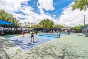 Pickleball 1 block away on Oak Ave