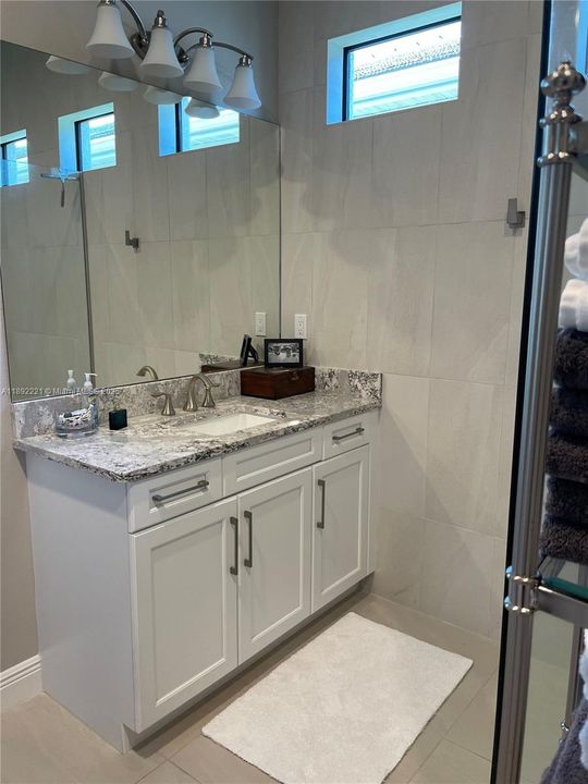 На продажу: $895,000 (3 спален, 3 ванн, 2368 Квадратных фут)