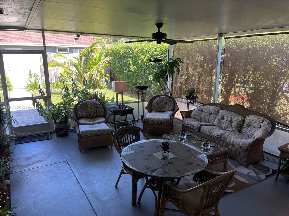 合同活跃: $2,890 (4 贝兹, 1 浴室, 1566 平方英尺)