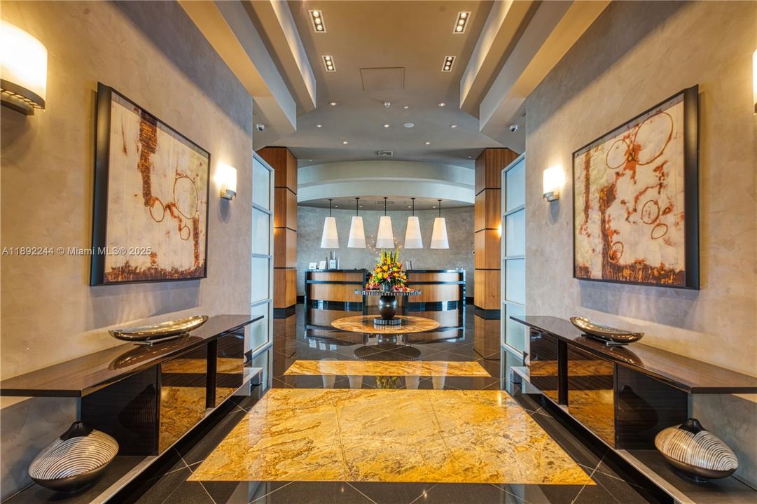 En Venta: $1,550,000 (3 camas, 3 baños, 2627 Pies cuadrados)