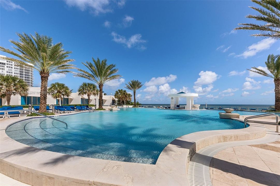 En Venta: $1,550,000 (3 camas, 3 baños, 2627 Pies cuadrados)