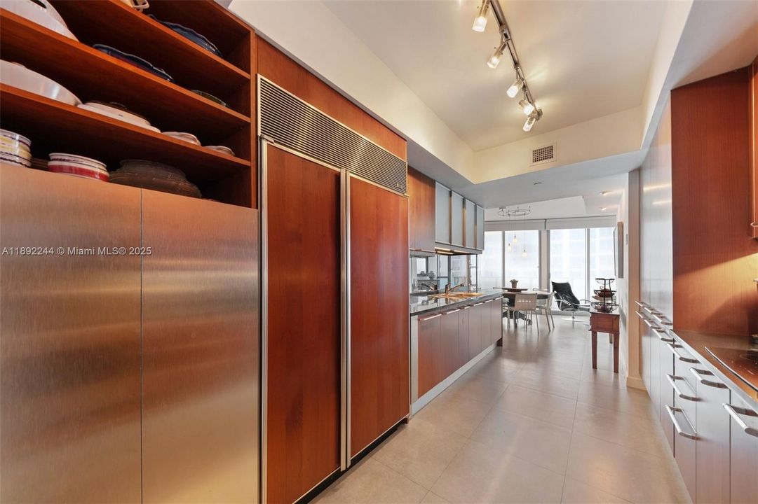 En Venta: $1,550,000 (3 camas, 3 baños, 2627 Pies cuadrados)