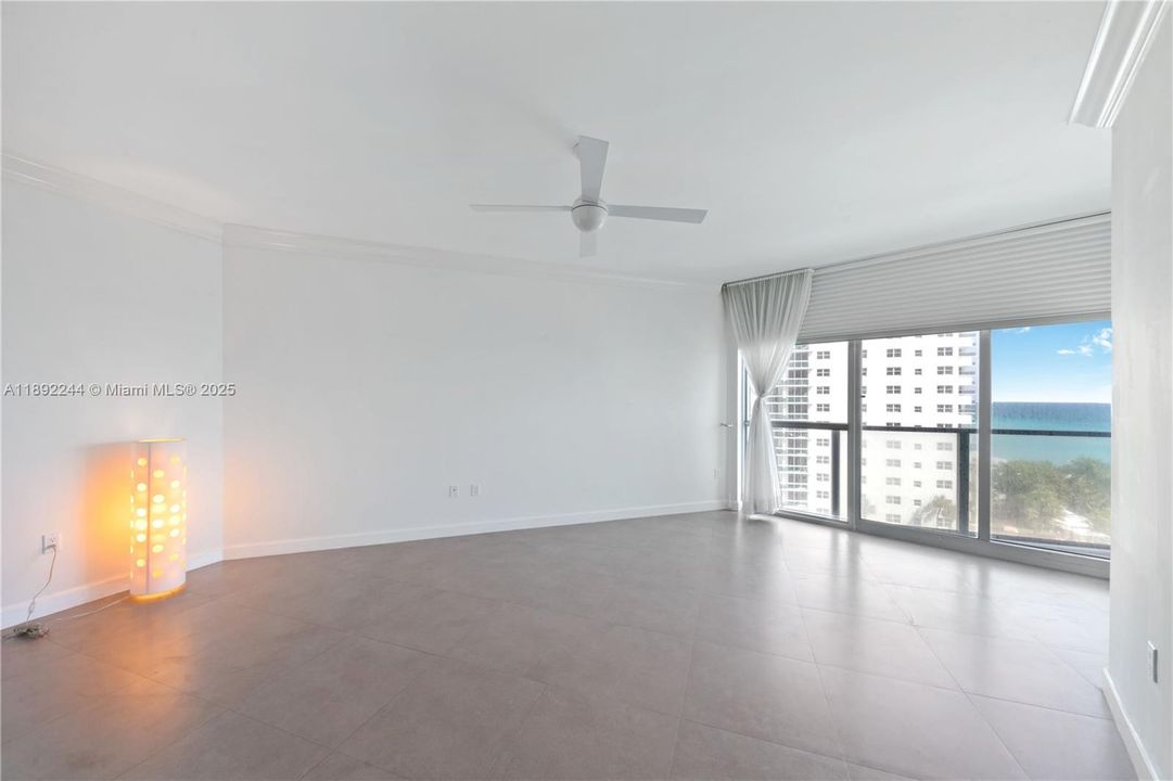 En Venta: $1,550,000 (3 camas, 3 baños, 2627 Pies cuadrados)