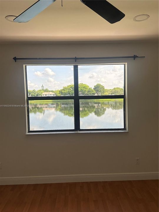 For Sale: $400,000 (2 beds, 2 baths, 1224 Square Feet)