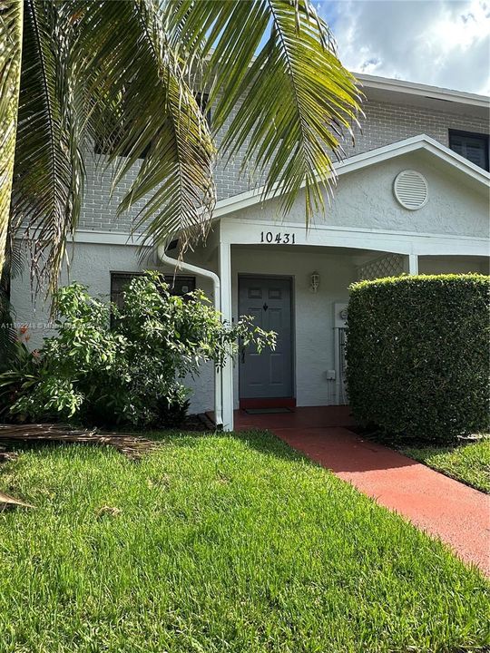 For Sale: $400,000 (2 beds, 2 baths, 1224 Square Feet)