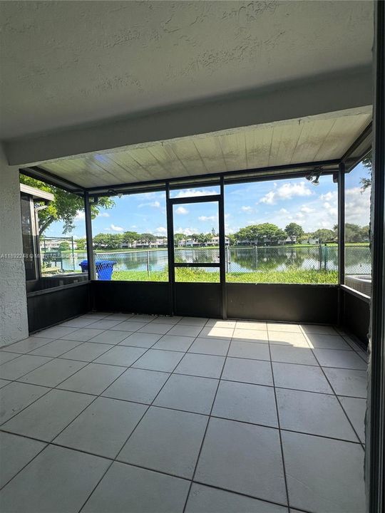 For Sale: $400,000 (2 beds, 2 baths, 1224 Square Feet)