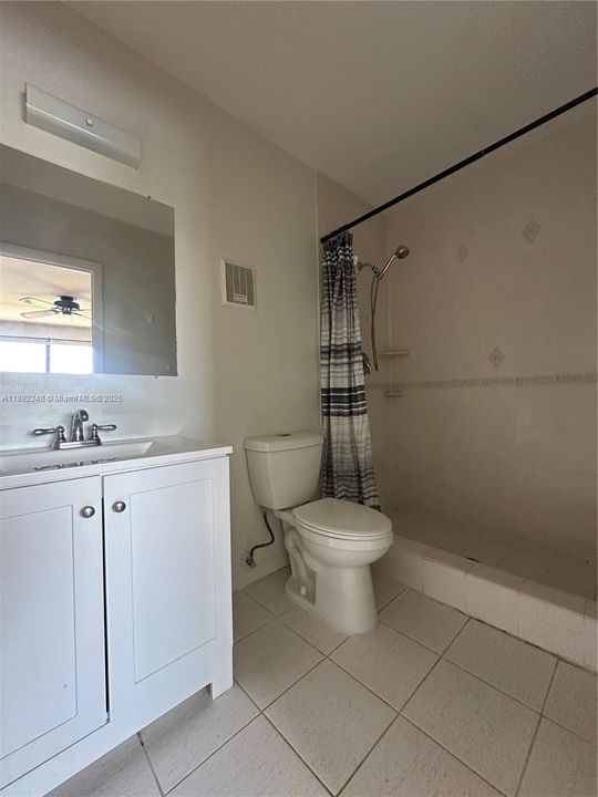 For Sale: $400,000 (2 beds, 2 baths, 1224 Square Feet)