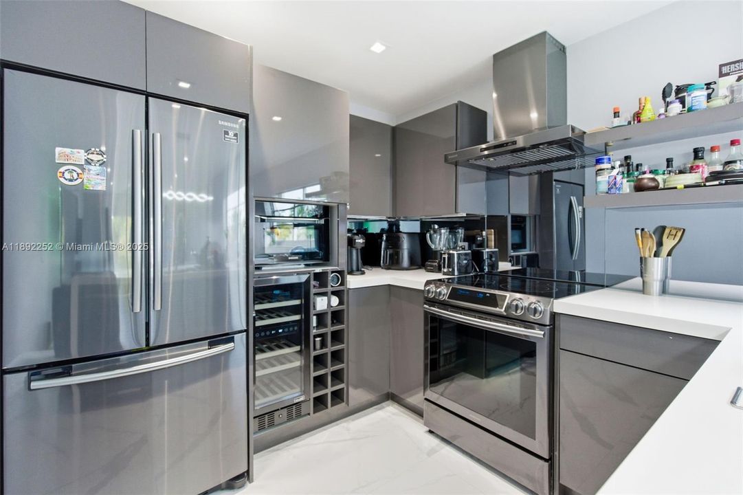 For Rent: $4,000 (3 beds, 2 baths, 1127 Square Feet)