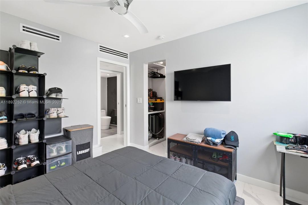 For Rent: $4,000 (3 beds, 2 baths, 1127 Square Feet)