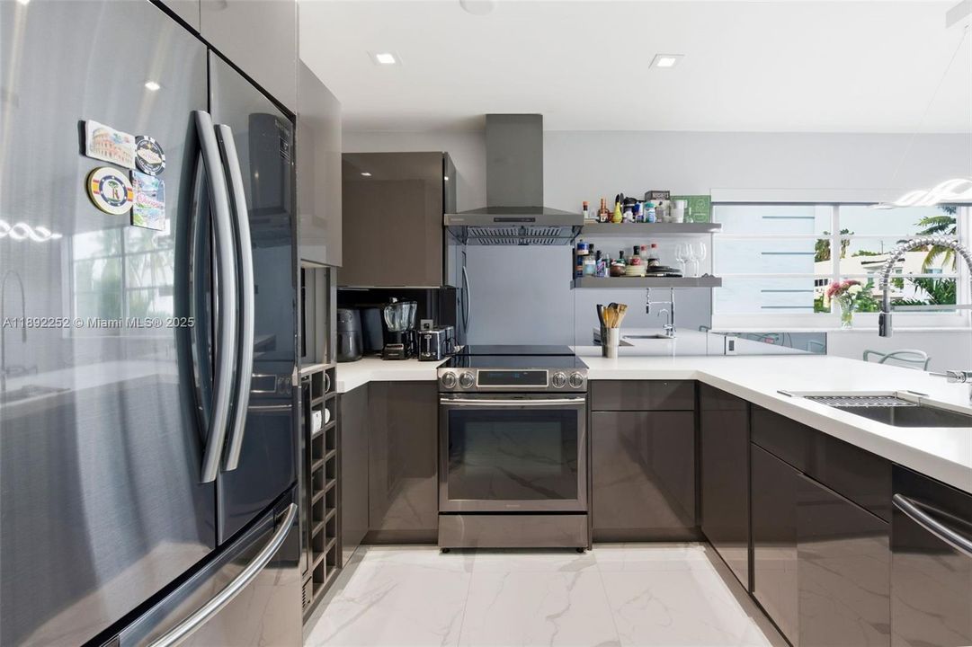 For Rent: $4,000 (3 beds, 2 baths, 1127 Square Feet)