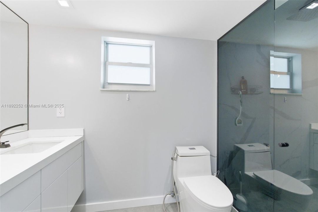 For Rent: $4,000 (3 beds, 2 baths, 1127 Square Feet)