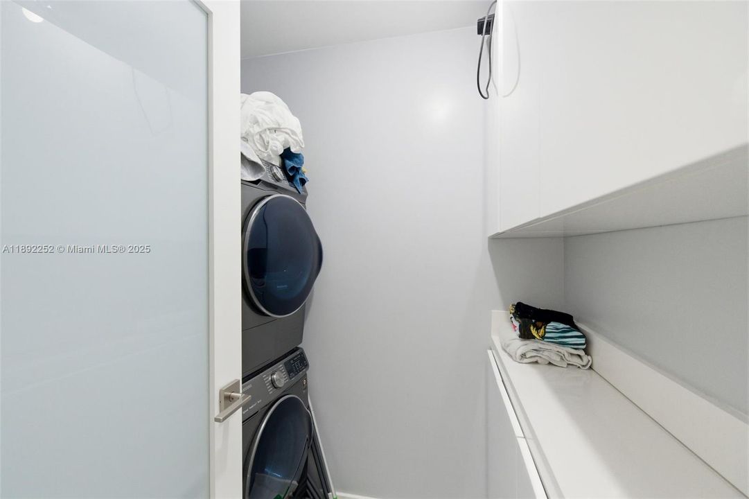 For Rent: $4,000 (3 beds, 2 baths, 1127 Square Feet)