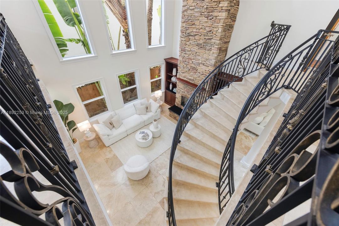 En Venta: $3,600,000 (4 camas, 4 baños, 3716 Pies cuadrados)