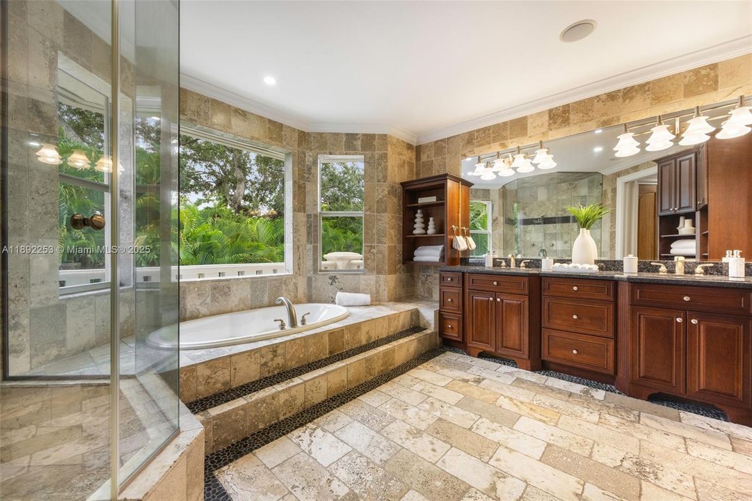 En Venta: $3,600,000 (4 camas, 4 baños, 3716 Pies cuadrados)