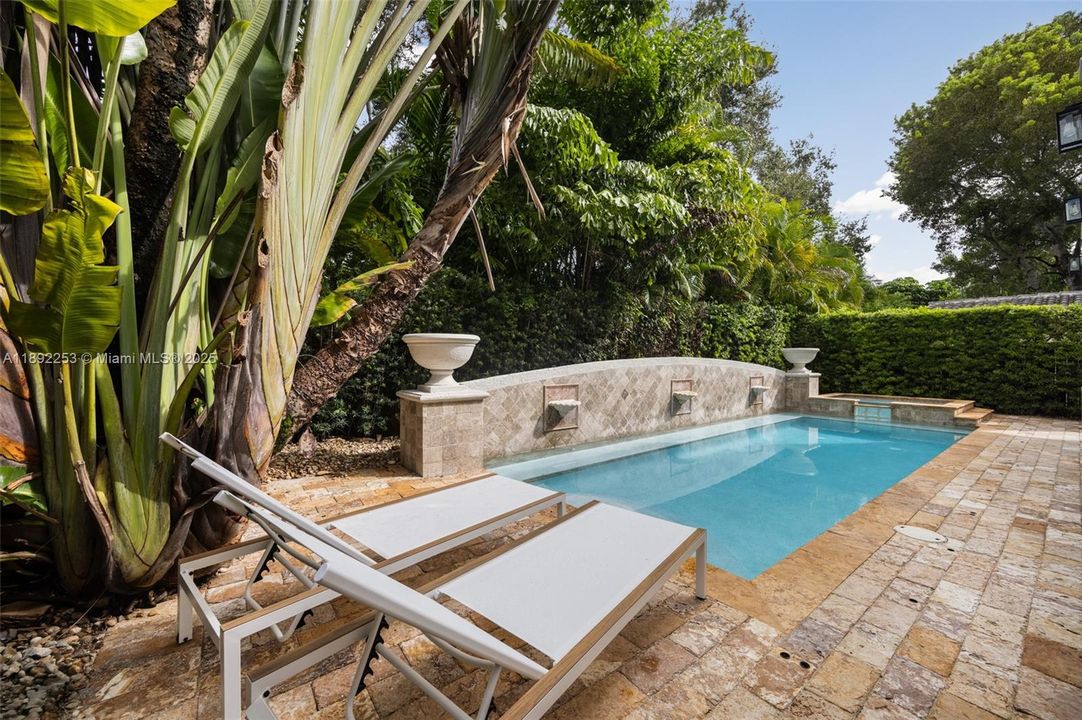 En Venta: $3,600,000 (4 camas, 4 baños, 3716 Pies cuadrados)