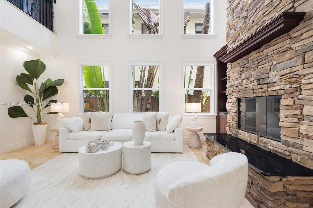 En Venta: $3,600,000 (4 camas, 4 baños, 3716 Pies cuadrados)