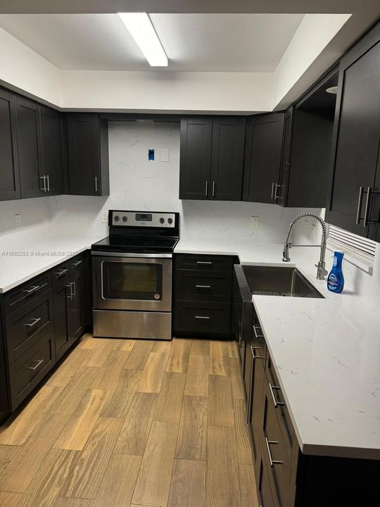 For Sale: $350,000 (3 beds, 2 baths, 1384 Square Feet)