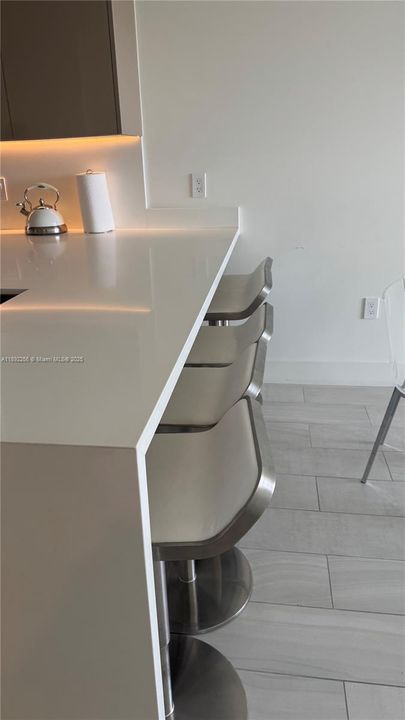 Недавно арендовано: $3,000 (2 спален, 2 ванн, 877 Квадратных фут)