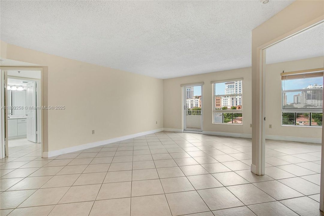 Active With Contract: $449,000 (2 beds, 2 baths, 1110 Square Feet)