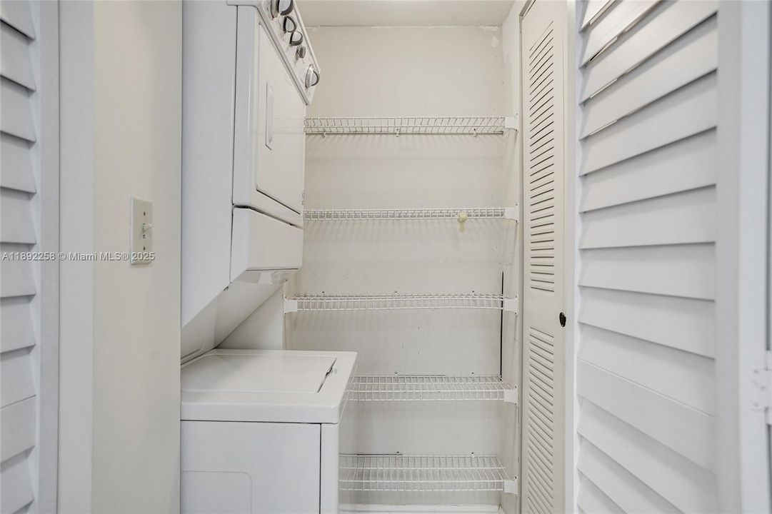 Active With Contract: $449,000 (2 beds, 2 baths, 1110 Square Feet)