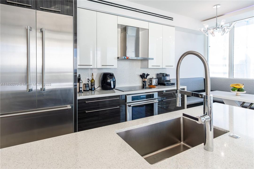 En Venta: $5,500,000 (4 camas, 3 baños, 3100 Pies cuadrados)