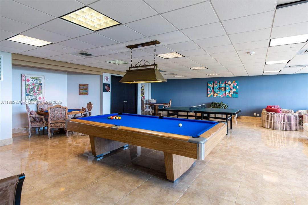 En Venta: $5,500,000 (4 camas, 3 baños, 3100 Pies cuadrados)