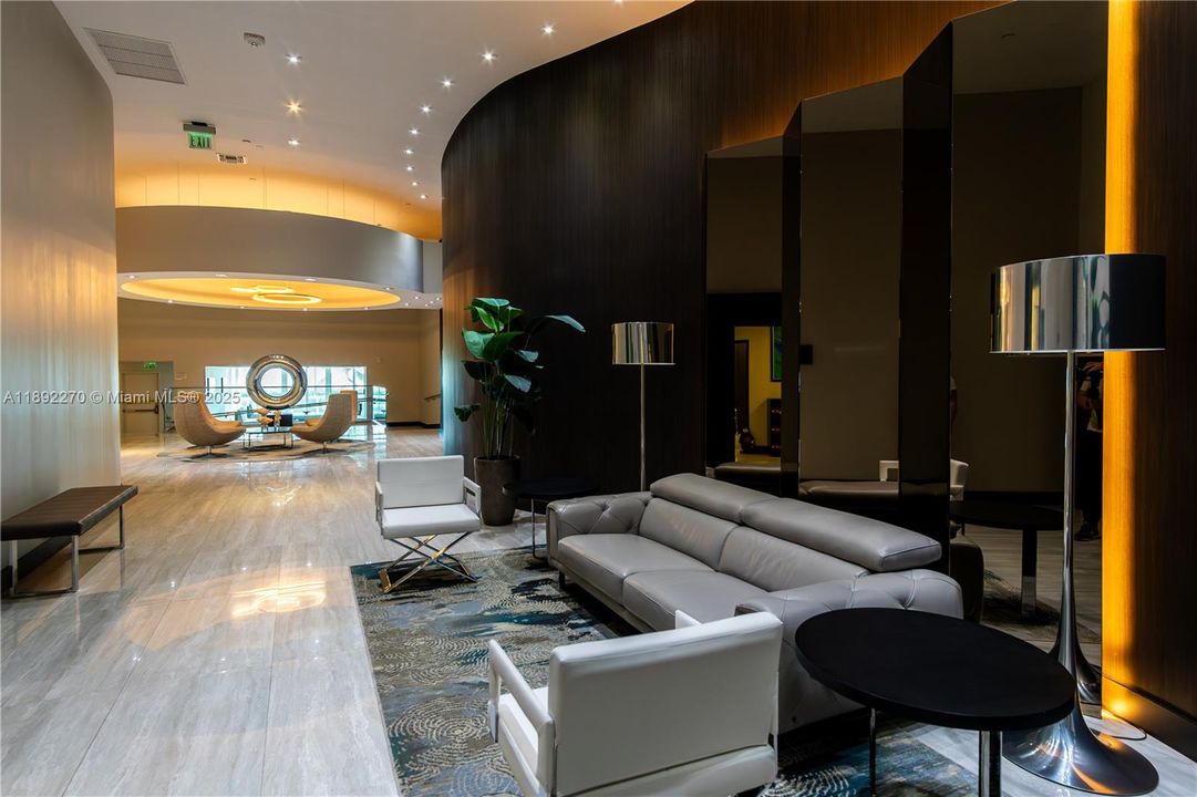 En Venta: $5,500,000 (4 camas, 3 baños, 3100 Pies cuadrados)