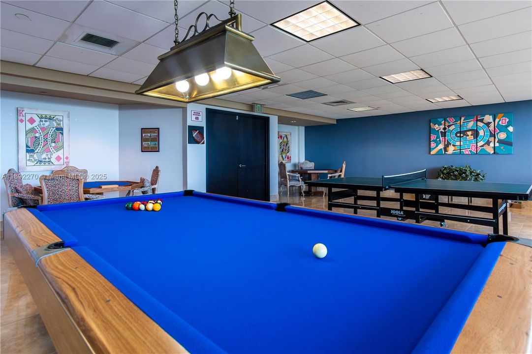 En Venta: $5,500,000 (4 camas, 3 baños, 3100 Pies cuadrados)