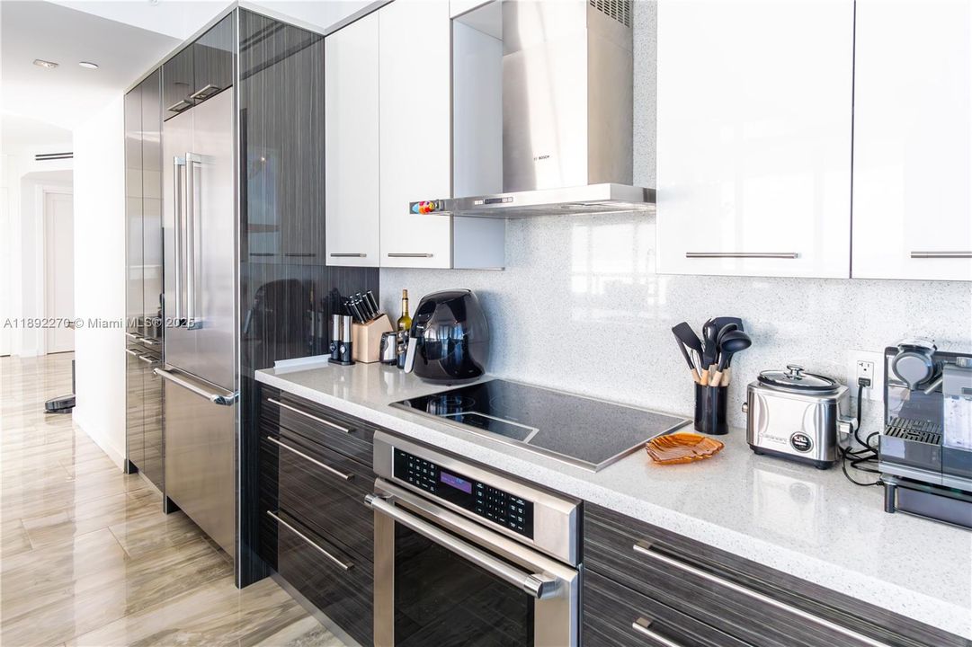 En Venta: $5,500,000 (4 camas, 3 baños, 3100 Pies cuadrados)