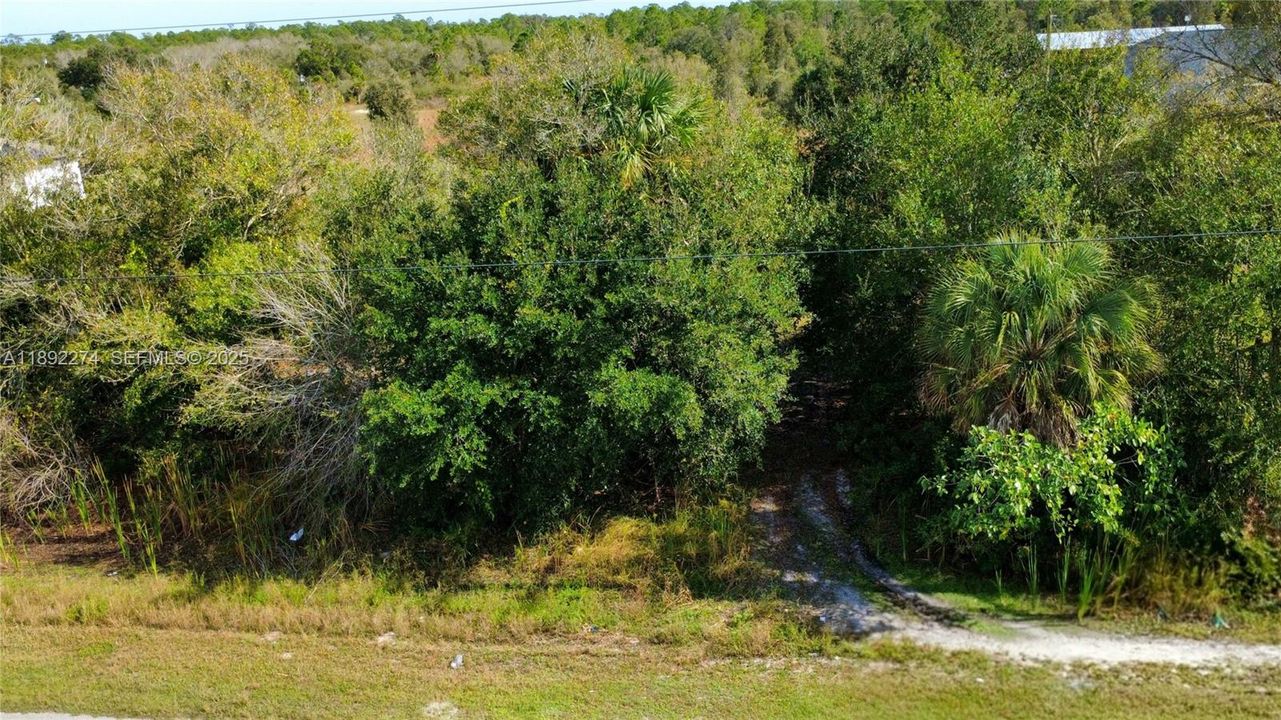 На продажу: $150,000 (2.81 acres)