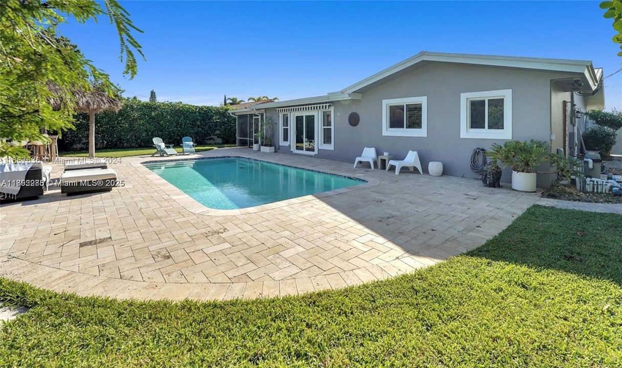 В аренду: $4,699 (3 спален, 2 ванн, 1584 Квадратных фут)