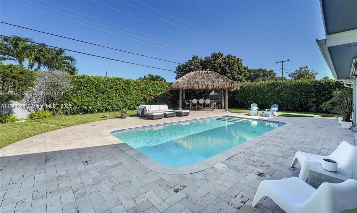 В аренду: $4,699 (3 спален, 2 ванн, 1584 Квадратных фут)