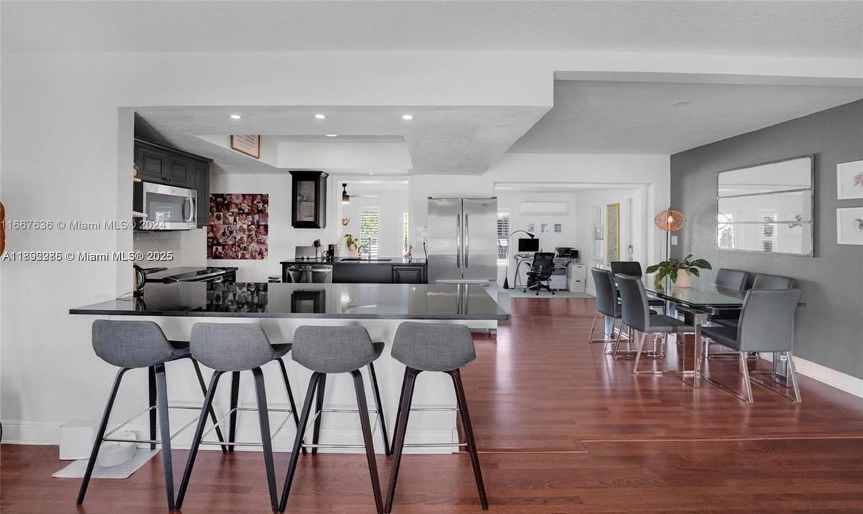 В аренду: $4,699 (3 спален, 2 ванн, 1584 Квадратных фут)