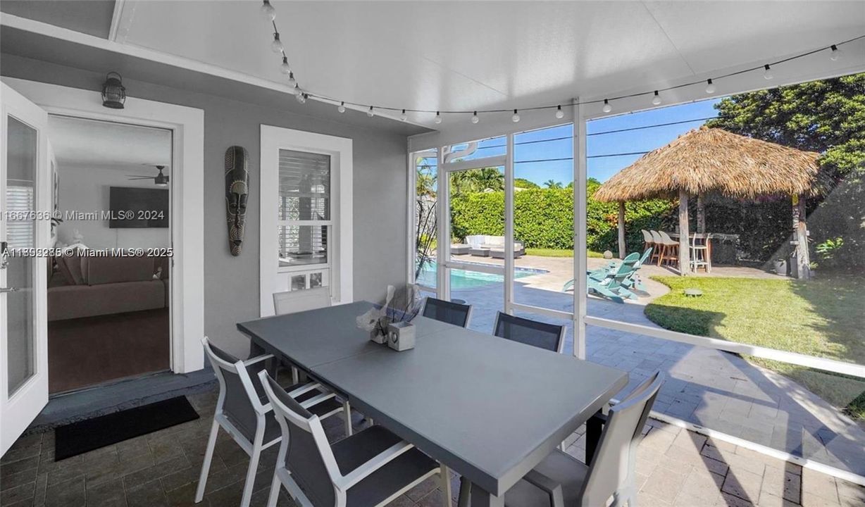 В аренду: $4,699 (3 спален, 2 ванн, 1584 Квадратных фут)