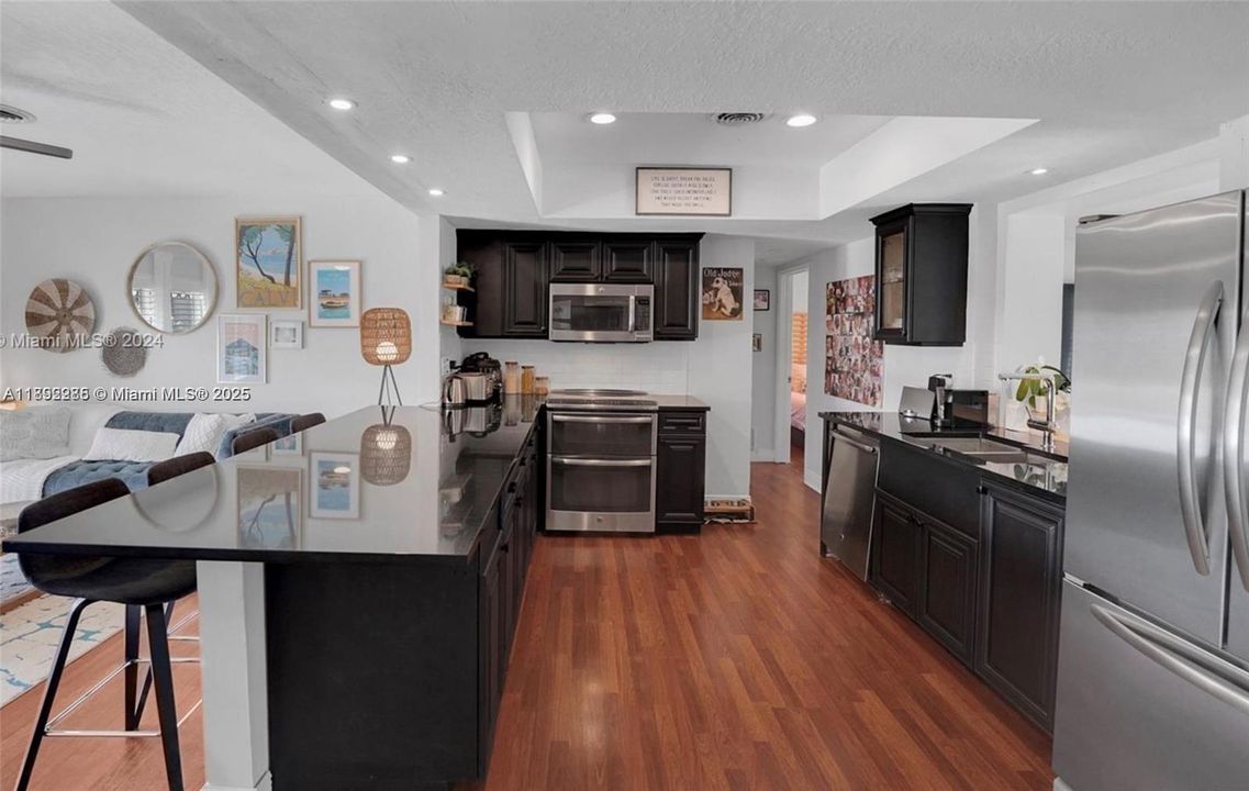 В аренду: $4,699 (3 спален, 2 ванн, 1584 Квадратных фут)