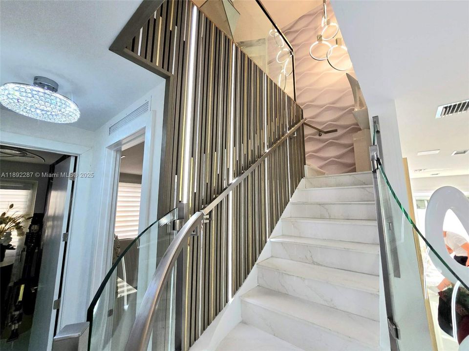 En Venta: $1,495,000 (5 camas, 4 baños, 3292 Pies cuadrados)