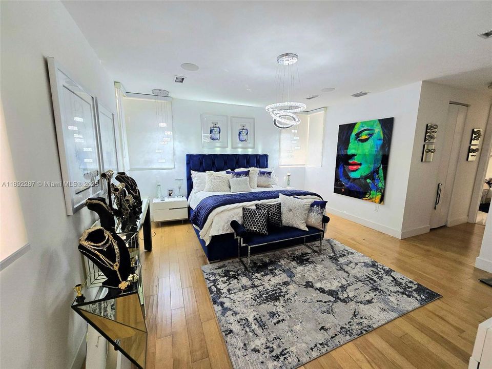 En Venta: $1,495,000 (5 camas, 4 baños, 3292 Pies cuadrados)