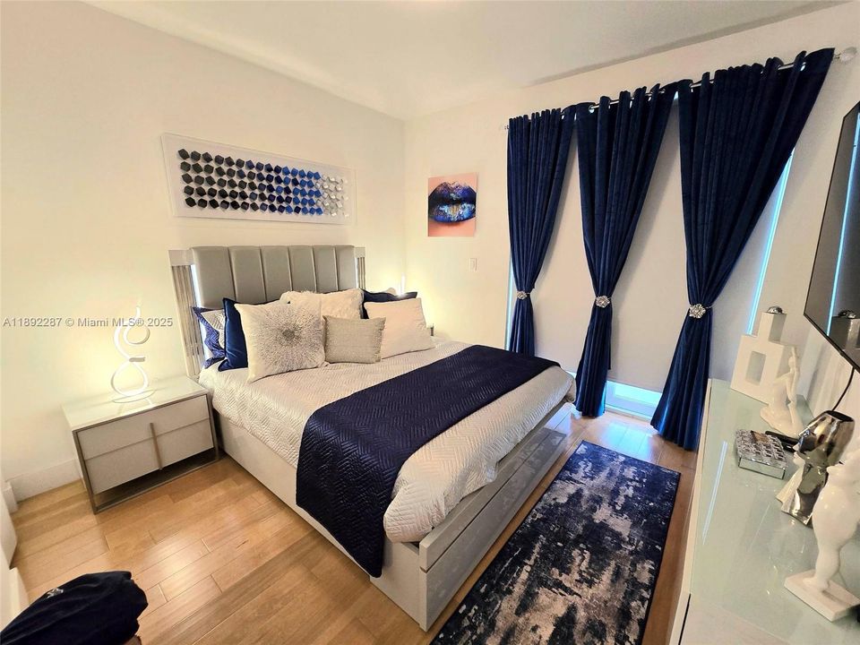 En Venta: $1,495,000 (5 camas, 4 baños, 3292 Pies cuadrados)