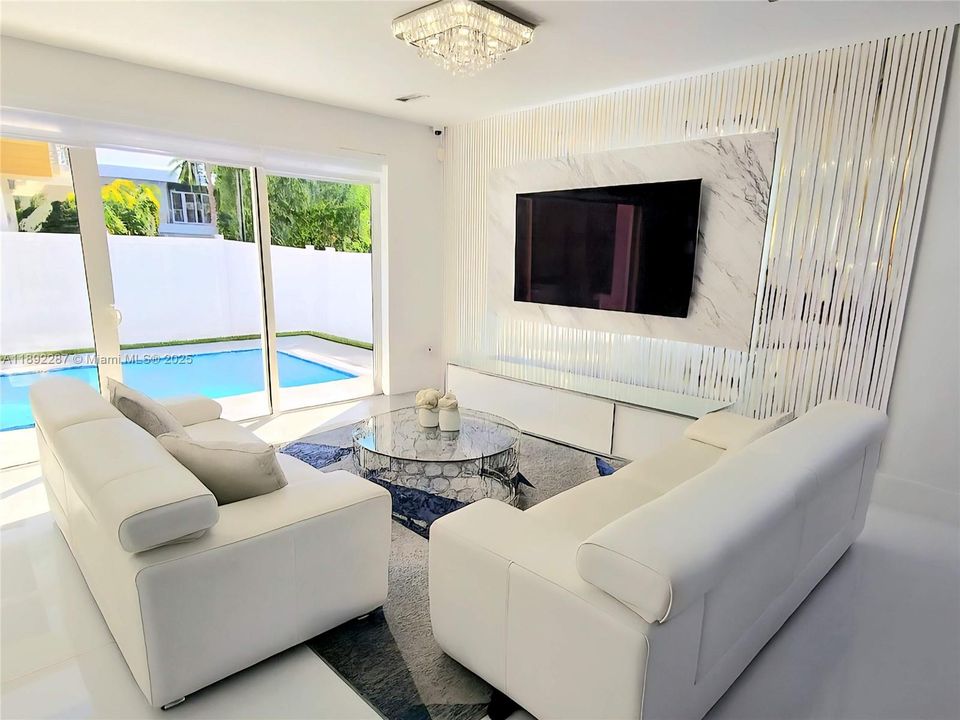 En Venta: $1,495,000 (5 camas, 4 baños, 3292 Pies cuadrados)