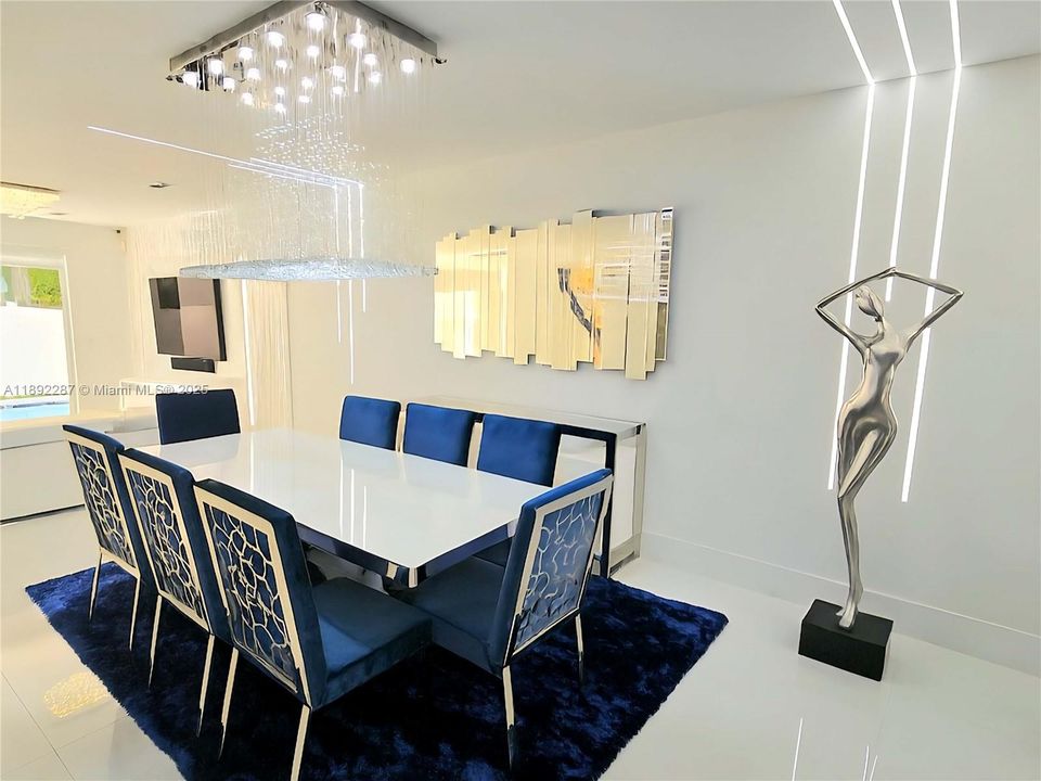 En Venta: $1,495,000 (5 camas, 4 baños, 3292 Pies cuadrados)