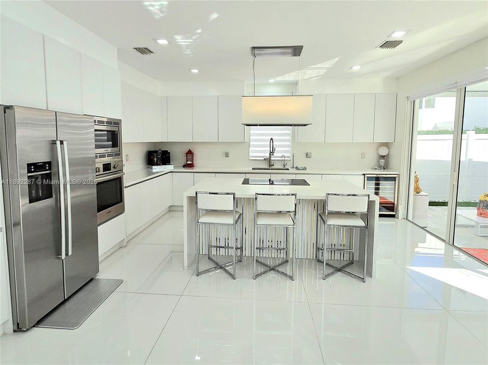 En Venta: $1,495,000 (5 camas, 4 baños, 3292 Pies cuadrados)