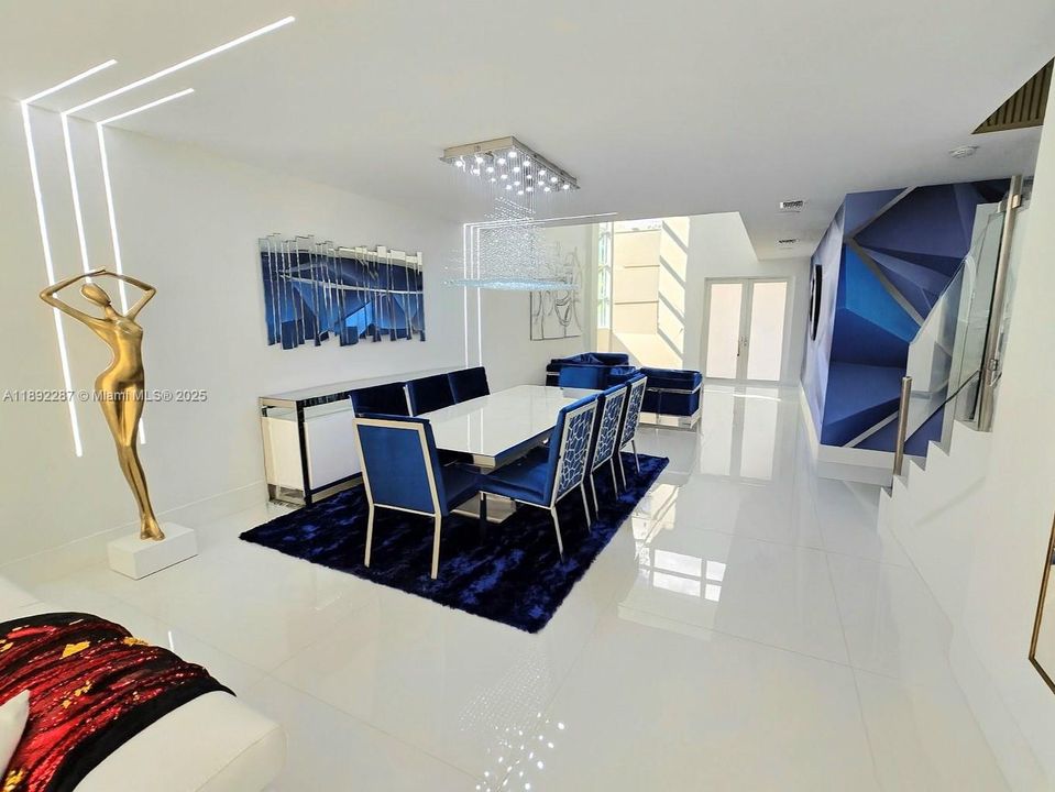 En Venta: $1,495,000 (5 camas, 4 baños, 3292 Pies cuadrados)