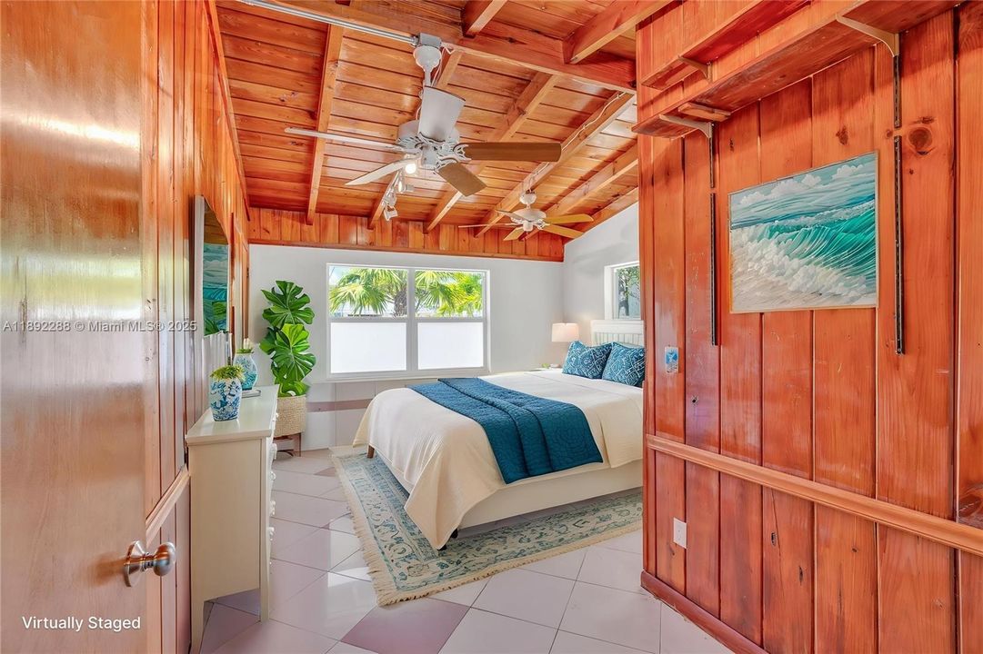 primary bedroom virtually stagedRoom for a decent setup