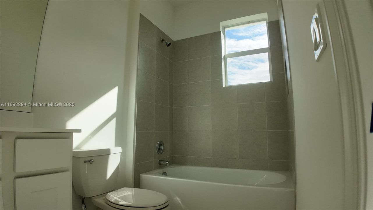 Недавно арендовано: $2,490 (3 спален, 2 ванн, 0 Квадратных фут)