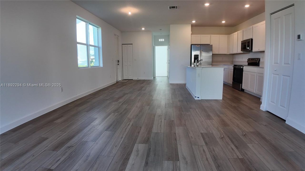 Недавно арендовано: $2,490 (3 спален, 2 ванн, 0 Квадратных фут)