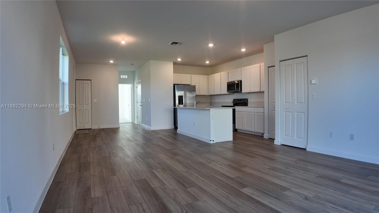 Недавно арендовано: $2,490 (3 спален, 2 ванн, 0 Квадратных фут)