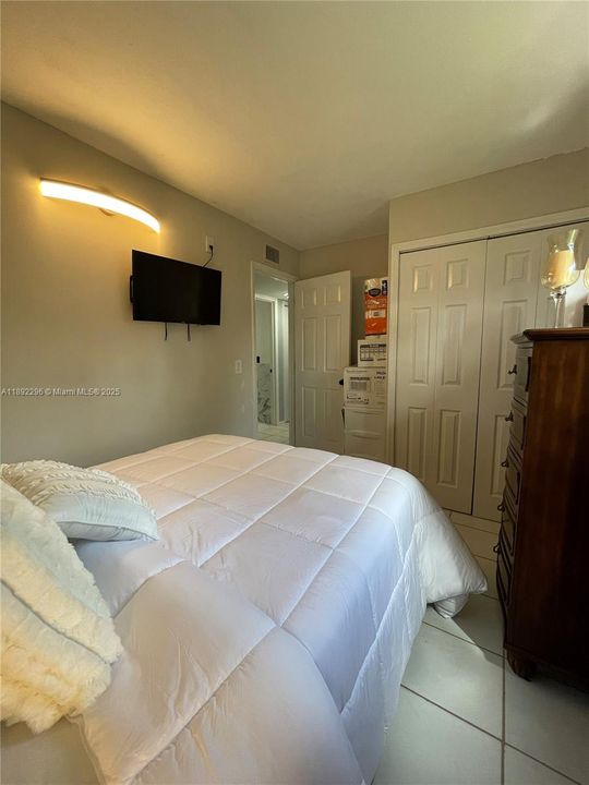 待售: $165,000 (2 贝兹, 2 浴室, 900 平方英尺)